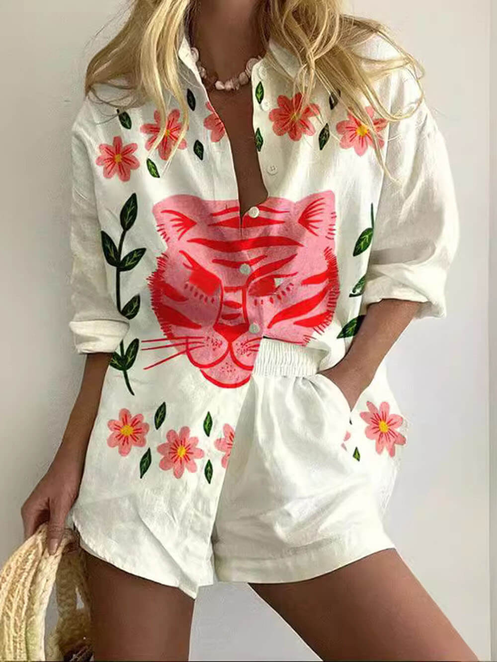 Dalila | Komplet Skjorte og Shorts med Blomsterprint